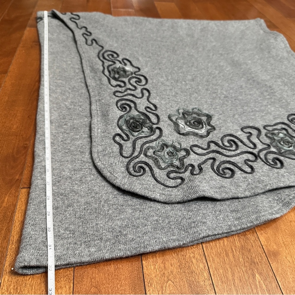 Chic Wool Italian made Gray Women's Poncho with Embroidery - Picture 11 of 12